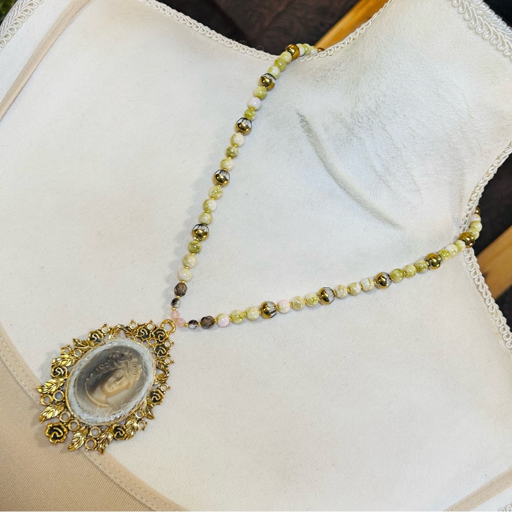 Handcrafted ice queen raised 3-D cameo beaded necklace